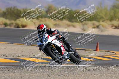 media/Oct-08-2022-SoCal Trackdays (Sat) [[1fc3beec89]]/Turn 10 (945am)/